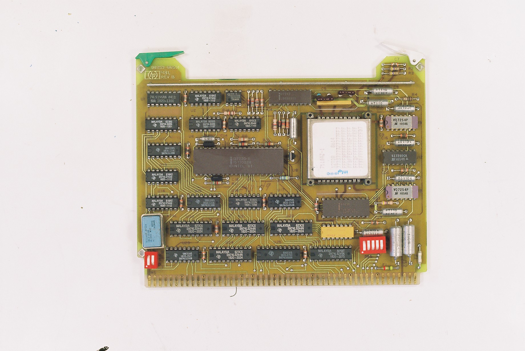 A Hewlett-Packard bubble memory circuit board for HP 9000/200 computers (DIO bus)