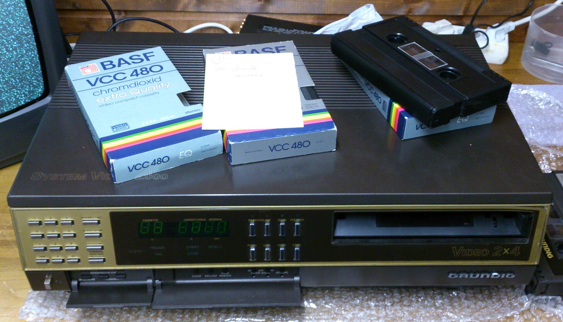 Grundig Video 2x4 Super Video 2000 recorder