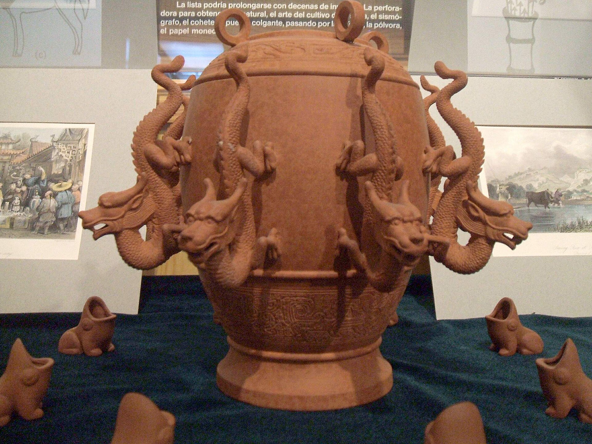 A replica of the seismoscope at the Museo Oriental de Valladolid